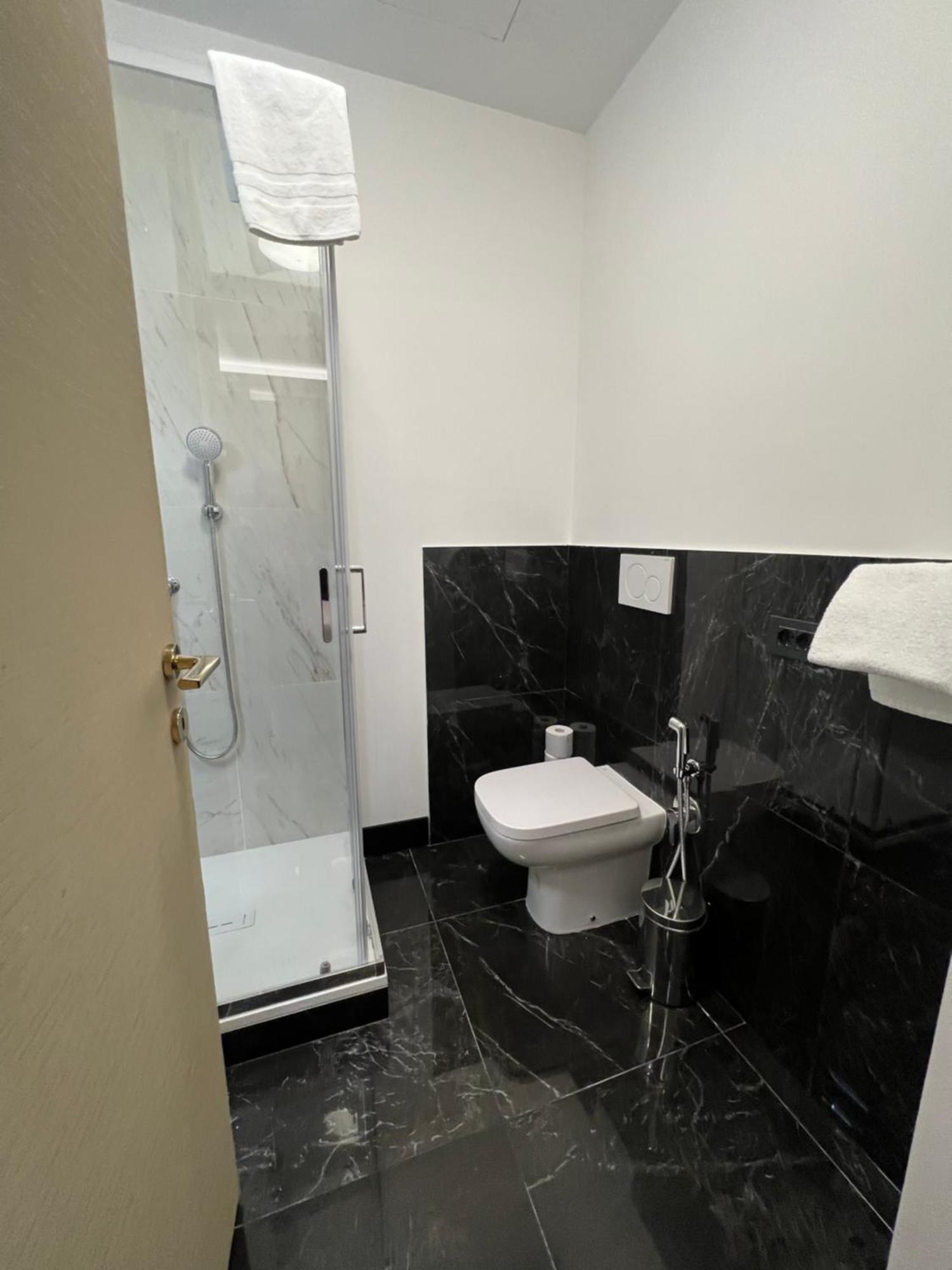 Bq House Colosseo Luxury Rooms Rome Bagian luar foto