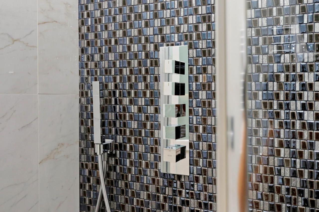 Bq House Colosseo Luxury Rooms Rome Bagian luar foto